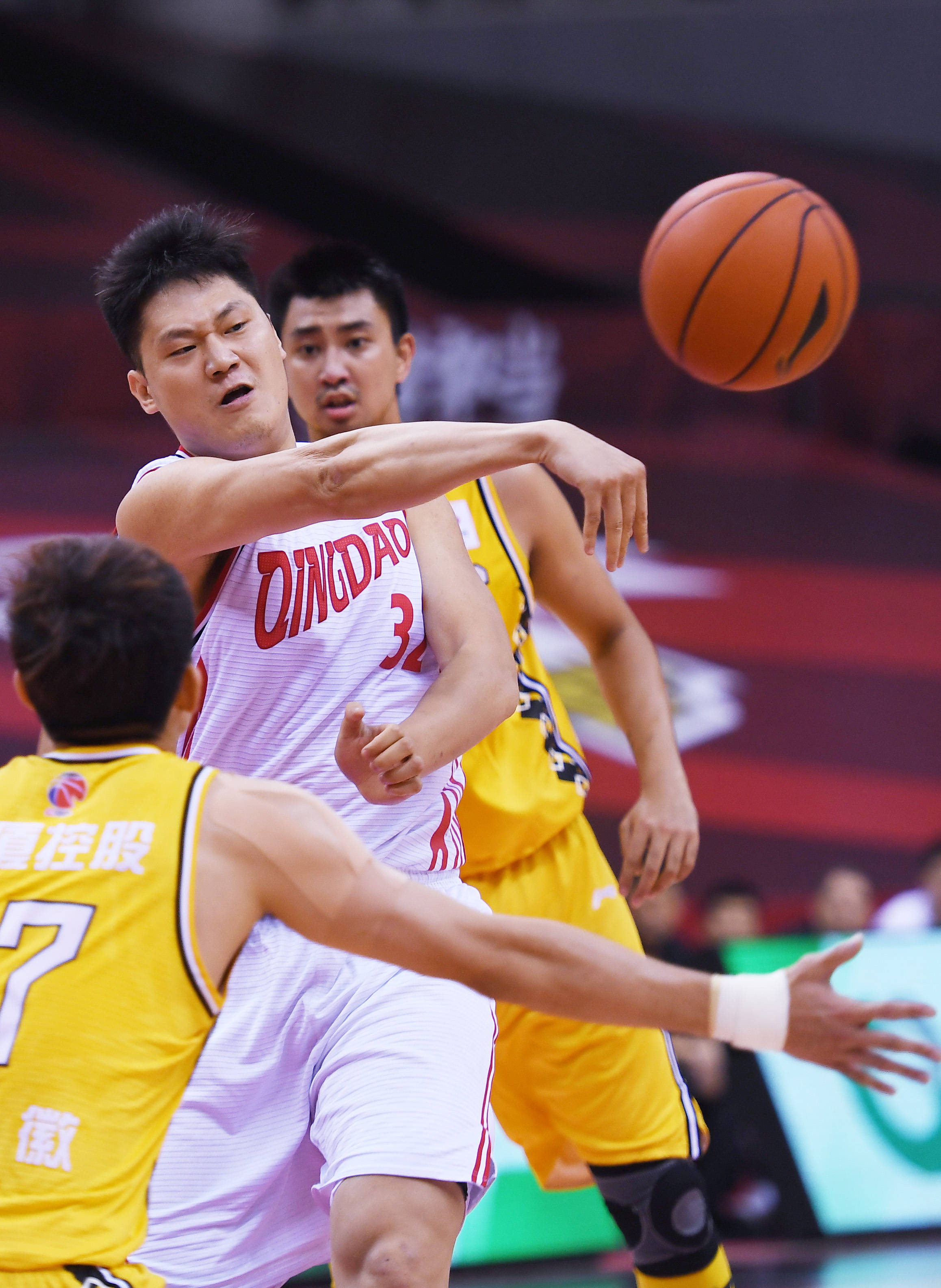 夏洛特黄蜂发布备战花絮，冲刺阶段强势反弹，CBA常规赛任务艰巨，年轻球员得到机会的简单介绍